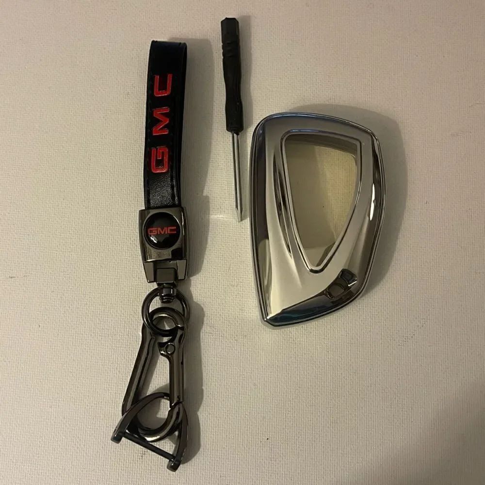 GMC key fob Keychain in Black leather and key fob cover in silver NWT